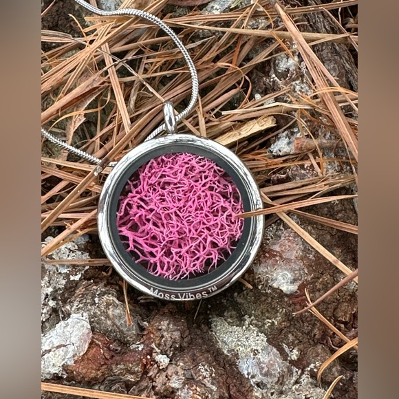 ✨Debuting Locket Luxury Collection Photo✨ - Picture 2 of 3